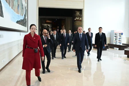 Ceyhun Bayramov Çin Kommunist Partiyasının Muzeyini ziyarət edib