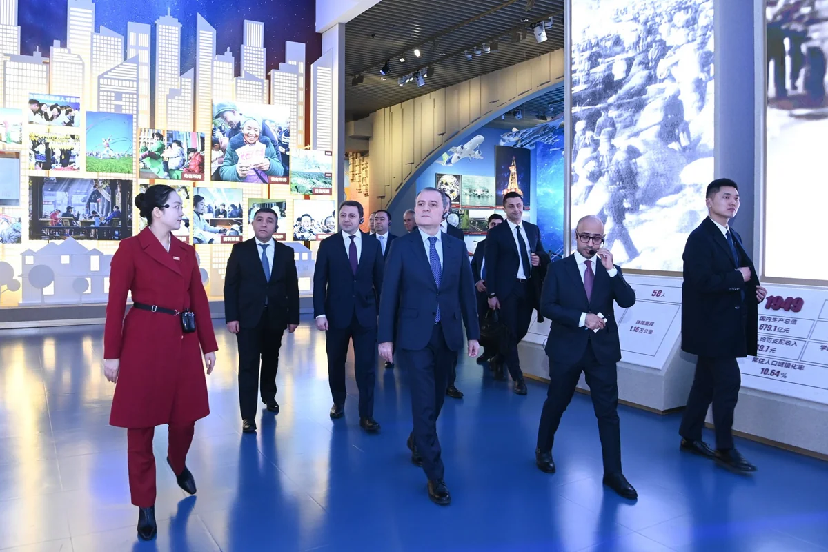 Ceyhun Bayramov Çin Kommunist Partiyasının Muzeyini ziyarət edib