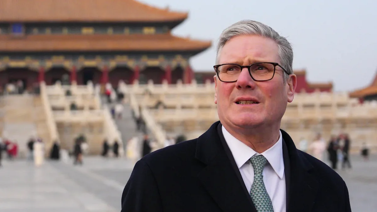 Starmer Çinin britaniyalılar üçün vizasız rejim tətbiqini təsdiqləyib