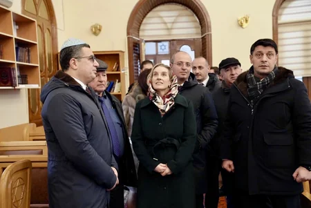 Amy Carlon meets with local Jewish community in Azerbaijan's north