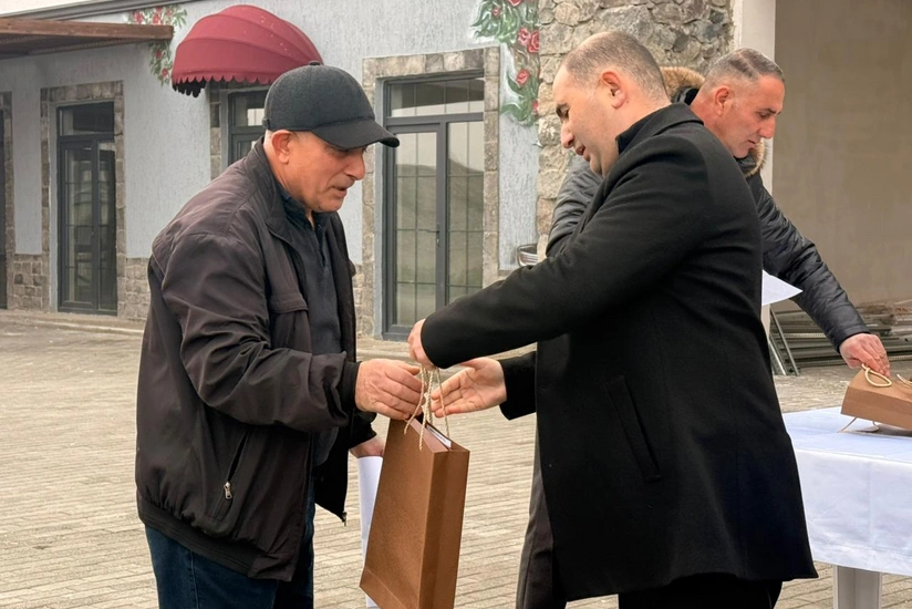 Növbəti köç karvanı Məmmədbəyli kəndinə çatıb, açarlar təqdim olunub - YENİLƏNİB-2