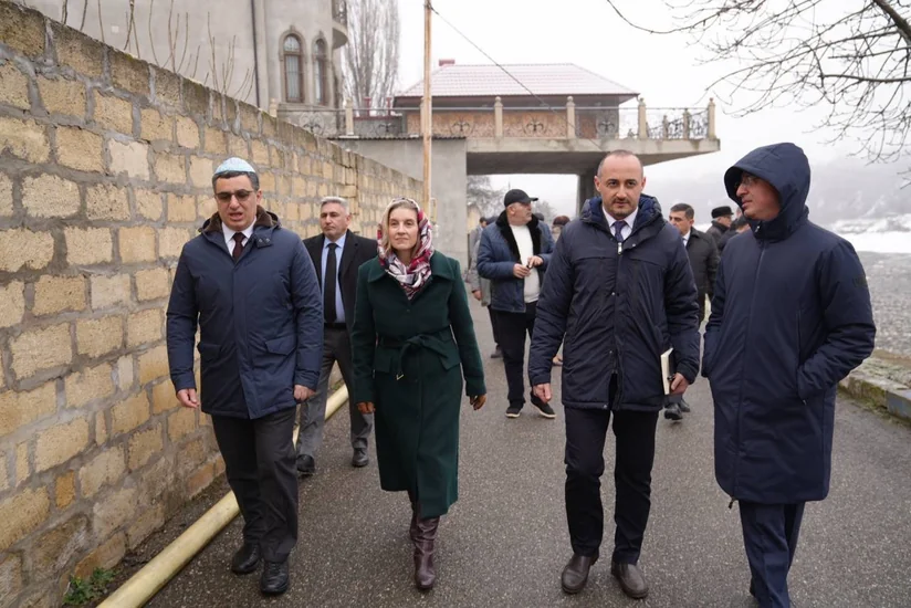 Emi Karlon Azərbaycanın yerli yəhudi icmasının üzvləri ilə görüşüb