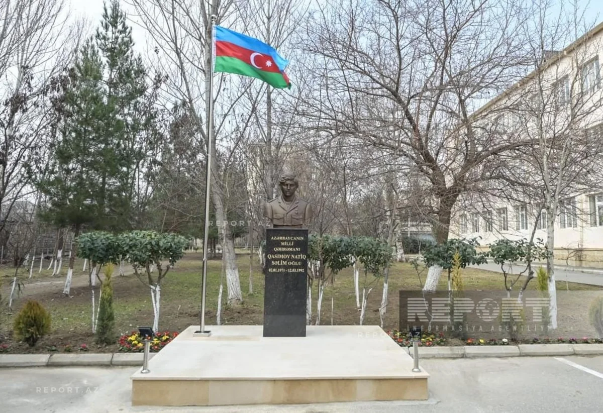 В Мингячевире открыли бюст Национального героя Натига Гасымова