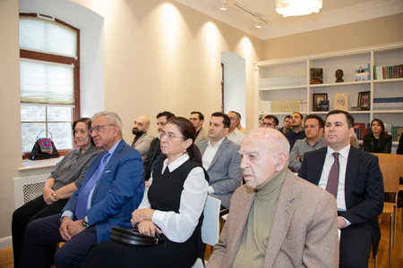 Yüksəliş müsabiqəsinin qalibləri üçün Ədibin Evində Yüksəliş silsilə görüşlərinin ilk sessiyası keçirilib