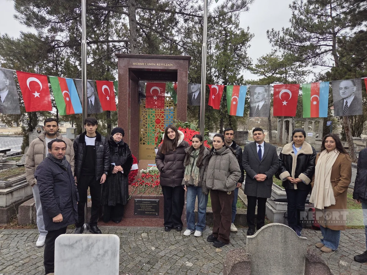 Türkiyədəki Azərbaycan icmasının üzvləri Məhəmməd Əmin Rəsulzadənin məzarını ziyarət ediblər