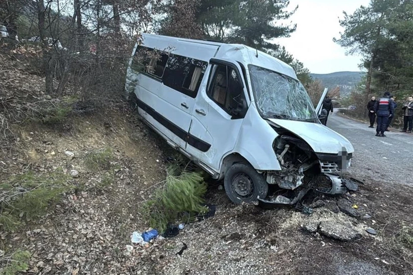 Türkiyədə əcnəbi tələbələri daşıyan mikroavtobus aşıb: 17 nəfər yaralanıb