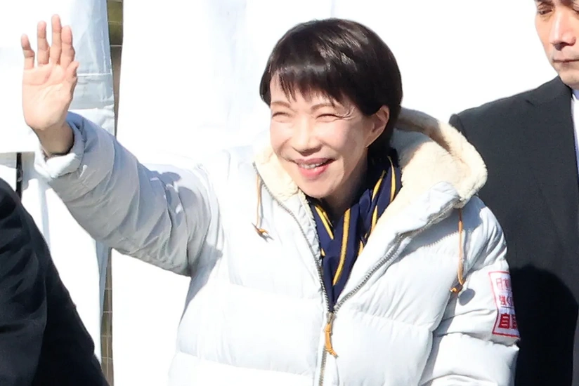 СМИ: Премьер Японии повредила руку во время предвыборной агитации