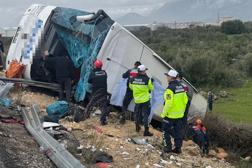 Eight dead, dozens injured in bus accident in Antalya, Türkiye
