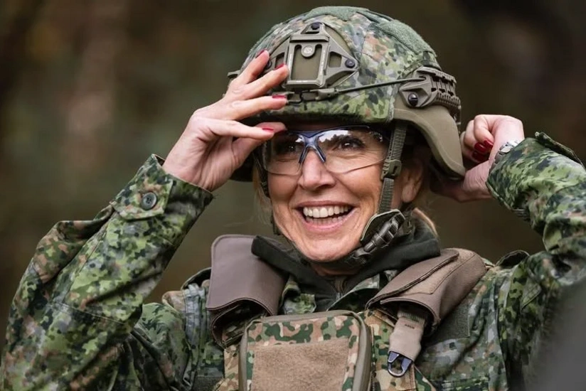 RTL: Королева Нидерландов поступит на службу в вооруженные силы