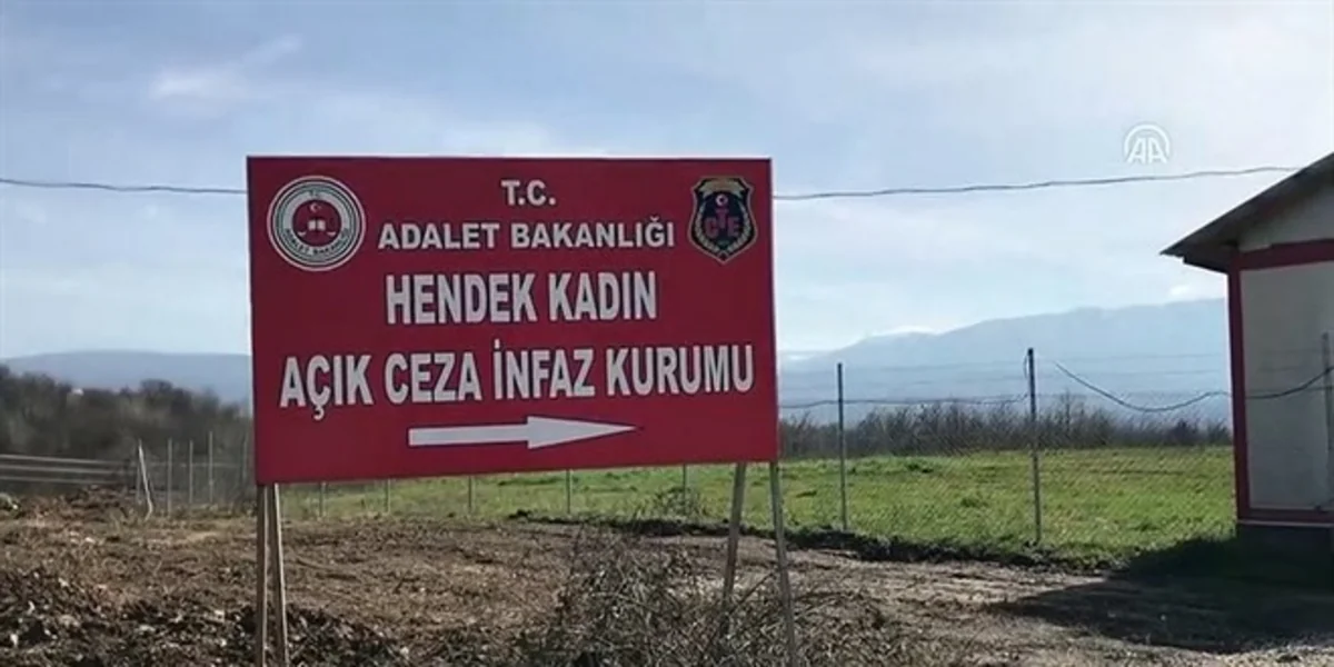 Türkiyədə qadın həbsxanasında yanğın baş verib, məhkumlar təxliyə olunub