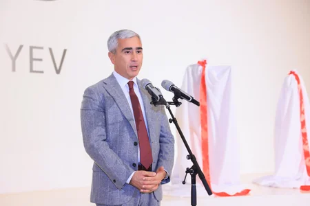 Heydər Əliyev Mərkəzində Vəhşi təbiətin super qəhrəmanları adlı sərgi açılıb