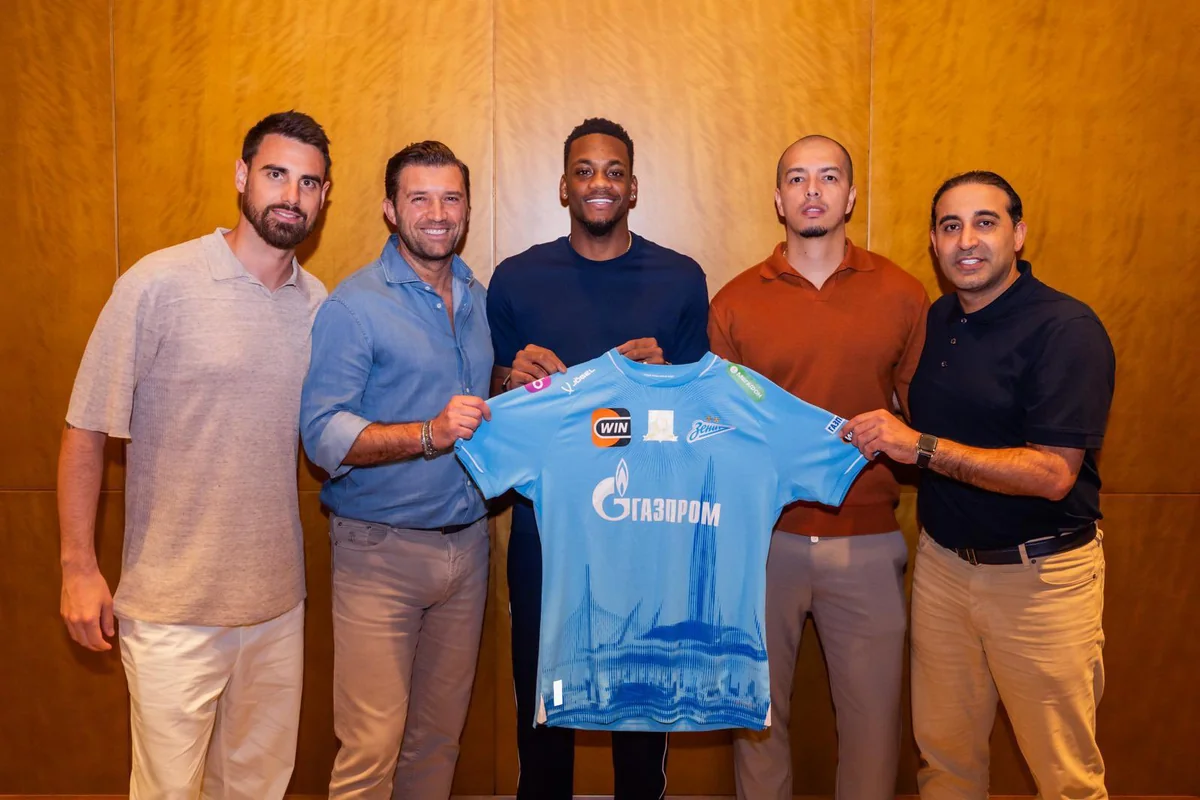 Rusiya klubu Fənərbağçada çıxış etmiş futbolçunun transferini açıqlayıb