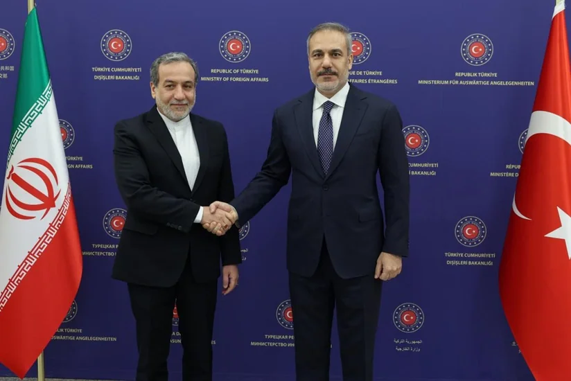 Главы МИД Турции и Ирана обсудили ситуацию вокруг ядерной программы Тегерана