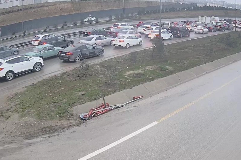 Bakı dairəvi yolunda qəza olub, Lökbatan dairəsi istiqamətində tıxac yaranıb