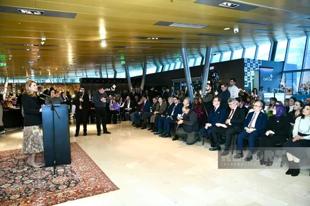 Bakıda macar qobelen ustası Juja Perelinin fərdi sərgisi açılıb