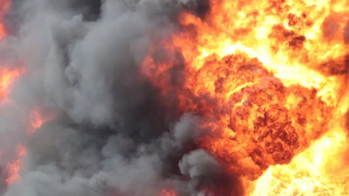 Ukrayna Rusiyada neft emalı zavoduna PUA ilə zərbə endirib