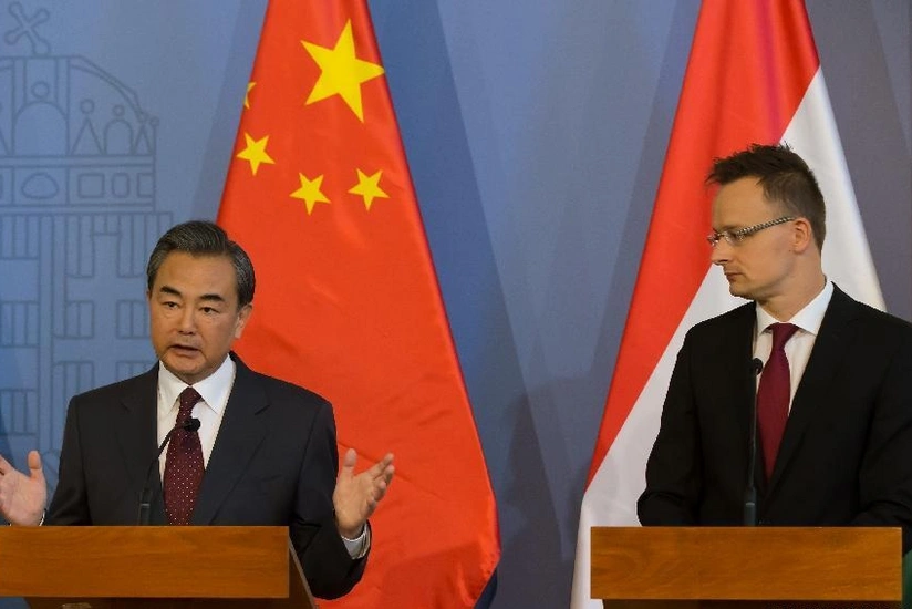 Главы МИД Китая и Венгрии обсудили экономические проекты и Украину
