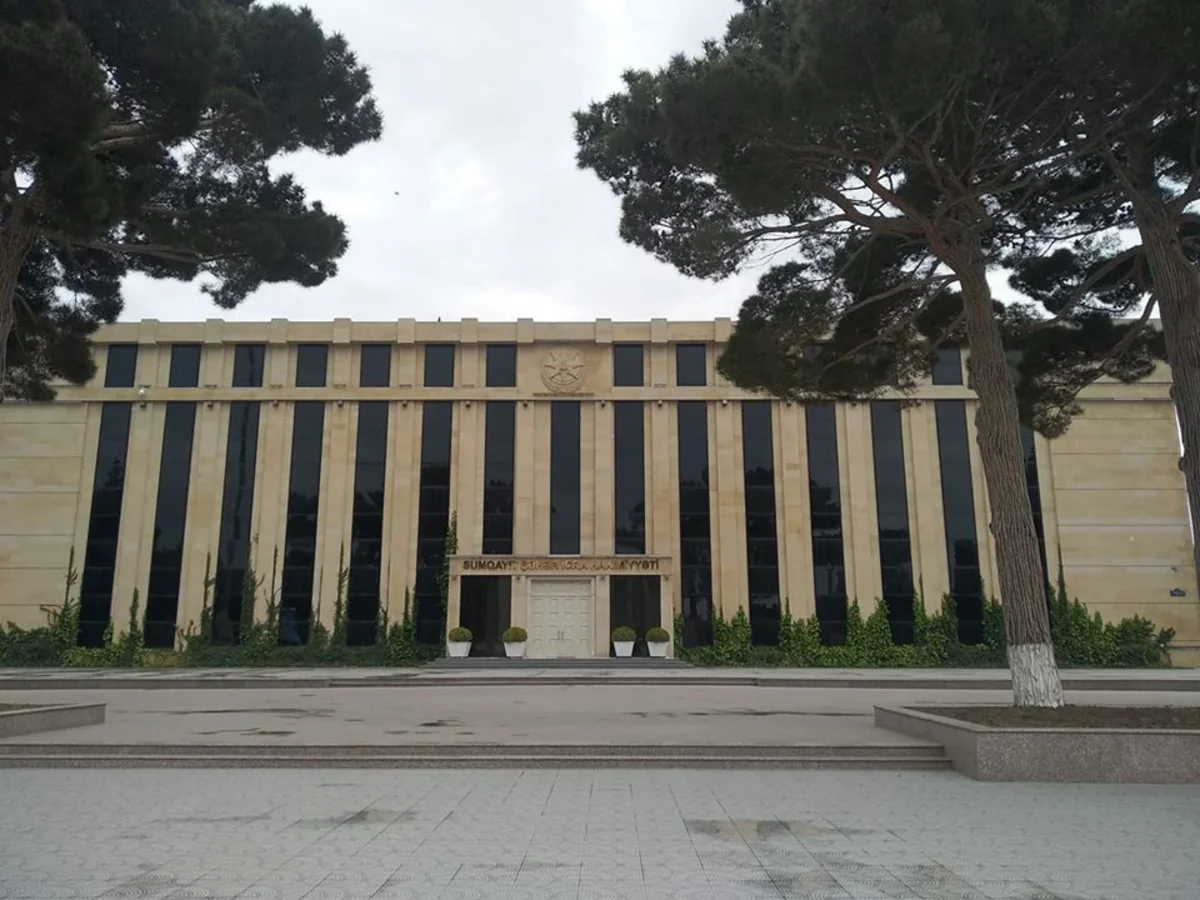 Sumqayıt Şəhər İcra Hakimiyyəti Göyərçin abidəsinin yanında ağacların kəsilməsinə aydınlıq gətirib