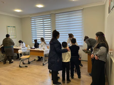Səhiyyə Nazirliyi Ağdərədə uşaqlar üçün tibbi aksiya keçirib