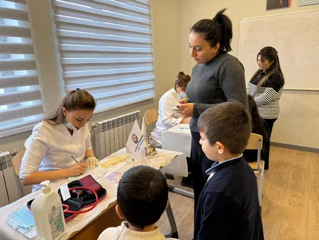 Səhiyyə Nazirliyi Ağdərədə uşaqlar üçün tibbi aksiya keçirib