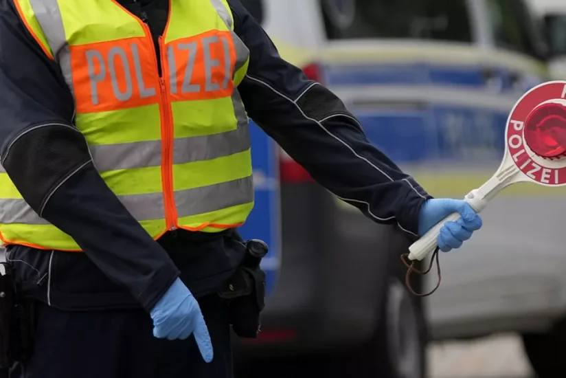 Almaniya sərhəd nəzarətini daha bir neçə ay uzadacaq