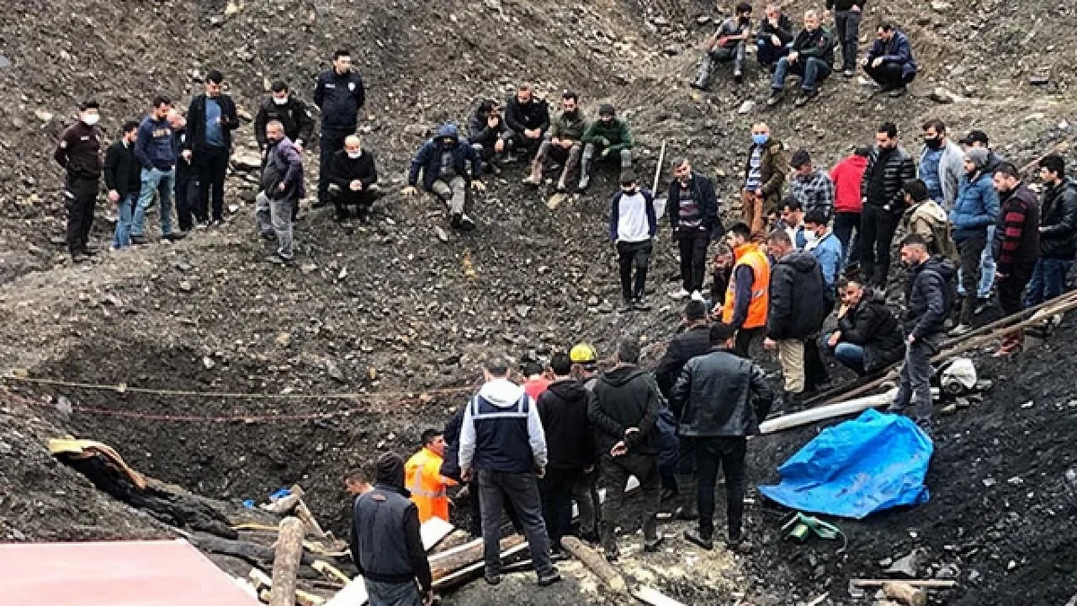 Türkiyədə kömür mədənində uçqun olub, 3 nəfər dağıntılar altında qalıb