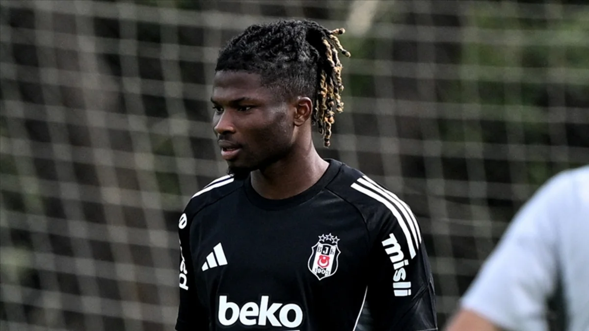 Beşiktaş futbolçusunun zədəsi ilə bağlı son durumu açıqlayıb