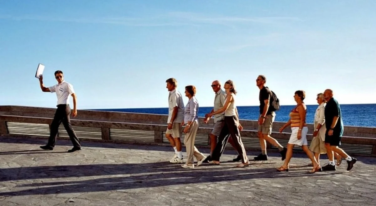 Azərbaycanda 157 turizm bələdçisinə vəsiqə verilib