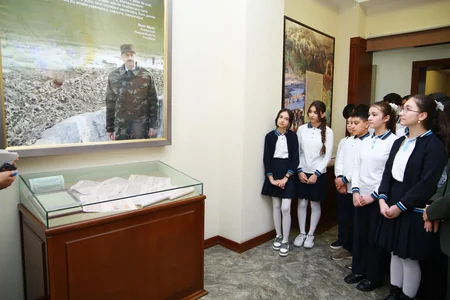 Xocalı soyqırımının 34-cü ili ərəfəsində bir qrup Sumqayıt məktəblisi Memorial Soyqırımı Muzeyini ziyarət edib