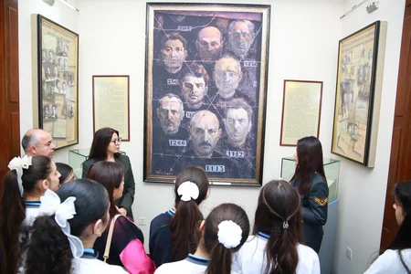 Xocalı soyqırımının 34-cü ili ərəfəsində bir qrup Sumqayıt məktəblisi Memorial Soyqırımı Muzeyini ziyarət edib