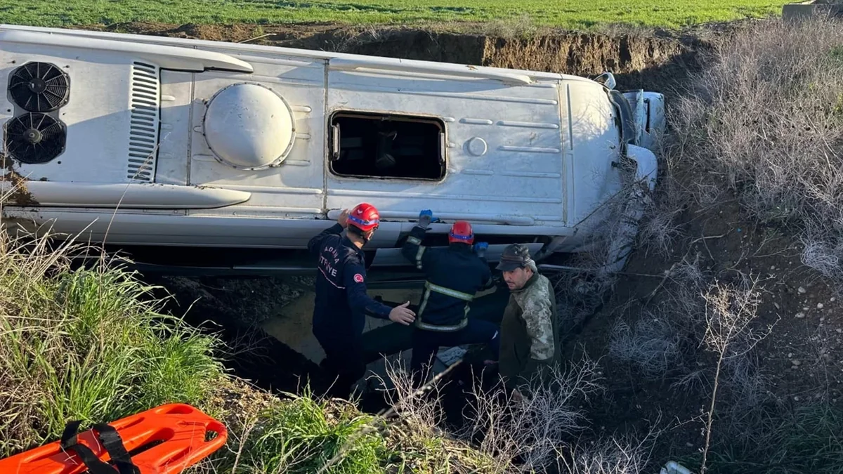 Türkiyədə məktəbli avtobusu dərəyə aşıb, 9 nəfər yaralanıb