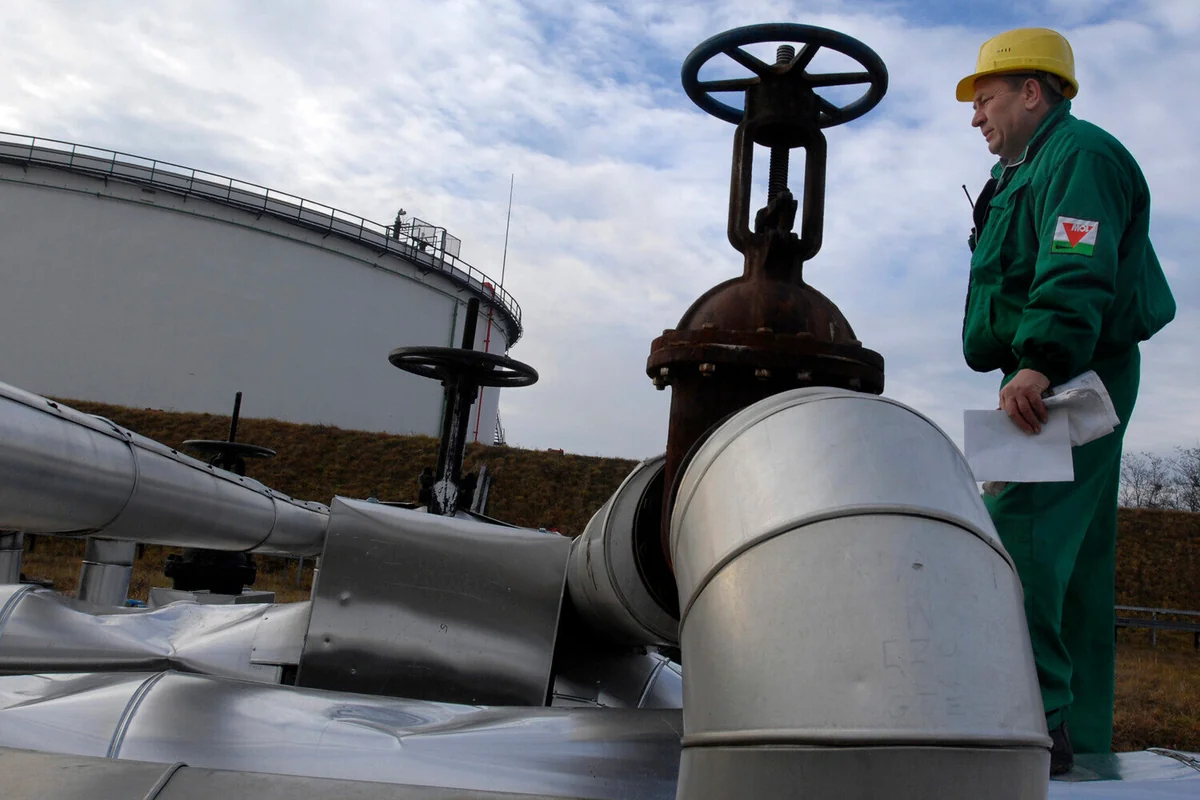 Украина 21 февраля возобновит прокачку нефти по Дружбе в Словакию