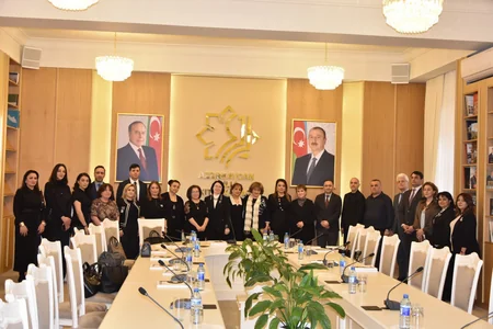 Balaca pianoçu dərs vəsaitinin təqdimatı keçirilib