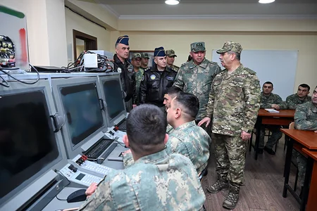 Закир Гасанов проверил деятельность подразделений ПВО