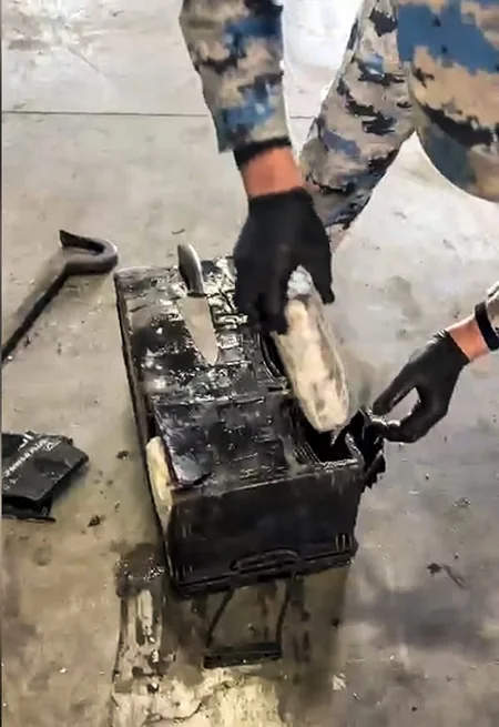 Azərbaycan gömrükçüləri 5 kiloqramdan artıq metamfetamin aşkar edib