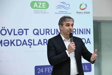 Dövlət qurumlarının əməkdaşları arasında üzgüçülük yarışı keçirilib
