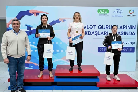 Dövlət qurumlarının əməkdaşları arasında üzgüçülük yarışı keçirilib