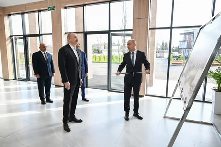 İlham Əliyev Lənkəran Dövlət Peşə Təhsil Mərkəzinin açılışında iştirak edib