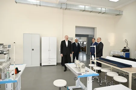 İlham Əliyev Lənkəran Dövlət Peşə Təhsil Mərkəzinin açılışında iştirak edib