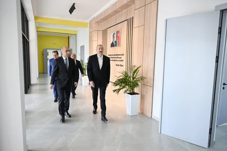 İlham Əliyev Lənkəran Dövlət Peşə Təhsil Mərkəzinin açılışında iştirak edib