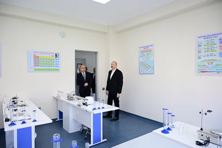 İlham Əliyev Lənkəran Dövlət Peşə Təhsil Mərkəzinin açılışında iştirak edib