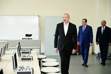 İlham Əliyev Lənkəran Dövlət Peşə Təhsil Mərkəzinin açılışında iştirak edib