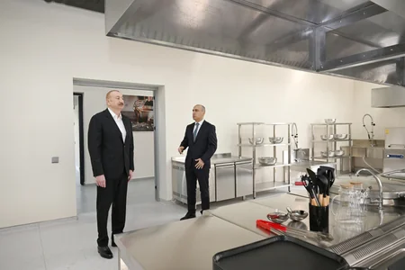 İlham Əliyev Lənkəran Dövlət Peşə Təhsil Mərkəzinin açılışında iştirak edib
