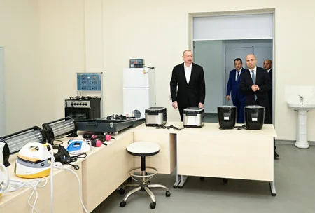 İlham Əliyev Lənkəran Dövlət Peşə Təhsil Mərkəzinin açılışında iştirak edib