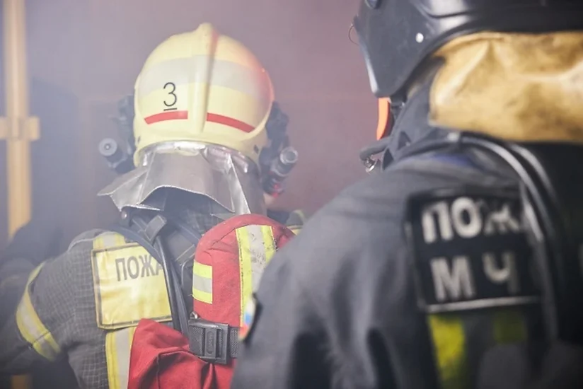 В РФ при пожаре в многоквартирном доме спасли 18 человек