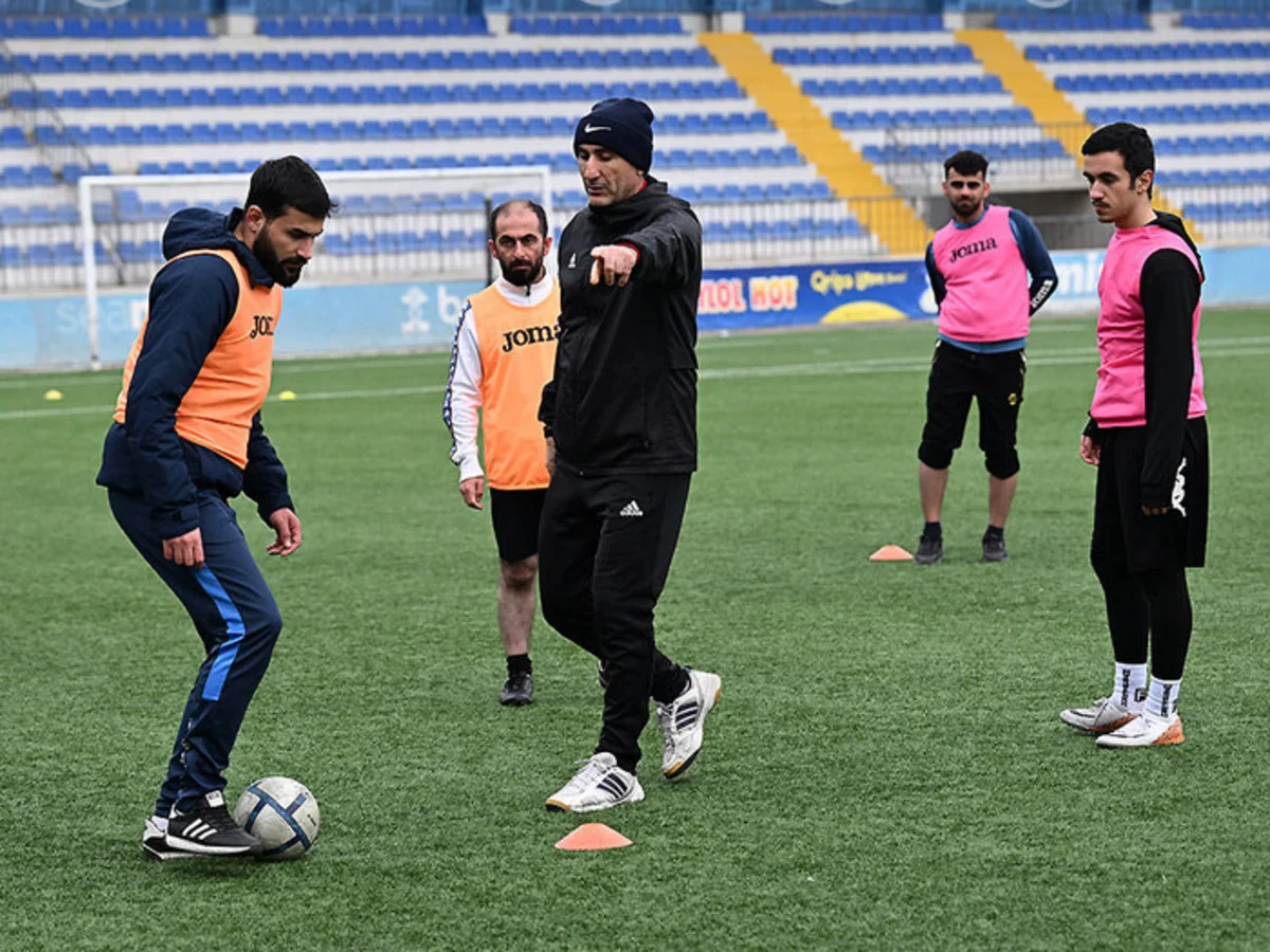 AFFA-nın D kateqoriyalı məşqçi kurslarının ikinci günü nəzəri və praktiki sessiyalarla davam edib