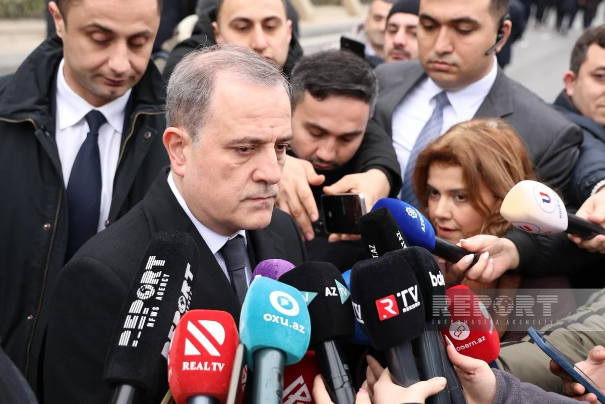 XİN rəhbəri: İlham Əliyevin Avropa Siyasi Birliyinin Sammitində iştirak etməsi ilə bağlı məndə məlumat yoxdur