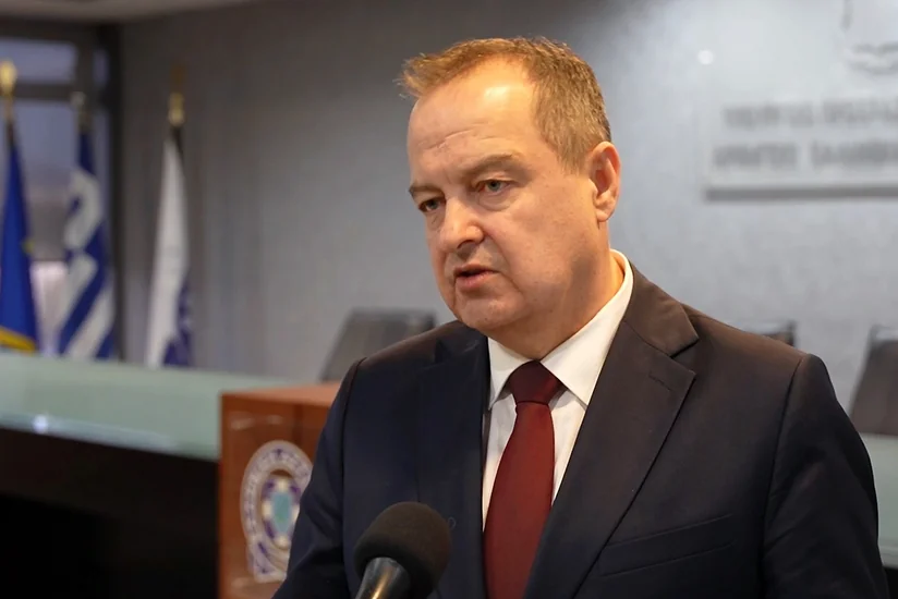 Главу МВД Сербии Дачича госпитализировали в тяжелом состоянии