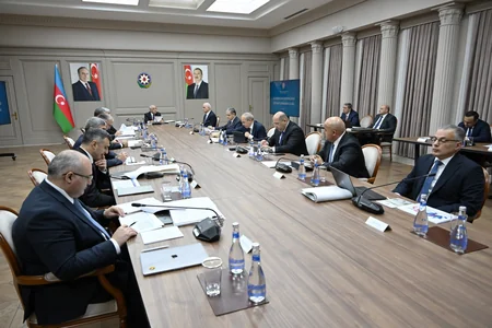 İqtisadi Şuranın iclasında sosial-iqtisadi inkişaf strategiyası müzakirə edilib