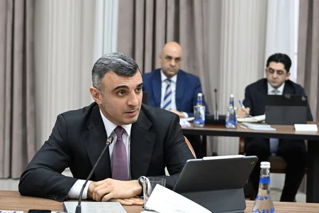 İqtisadi Şuranın iclasında sosial-iqtisadi inkişaf strategiyası müzakirə edilib